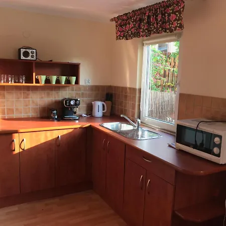 Roza Wiatrow - Lodge